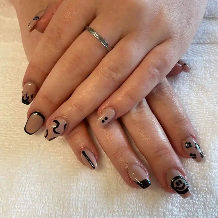 19 Fabulous Short Coffin Nail Designs - How to Determine Different Acrylic Nail Shapes 25