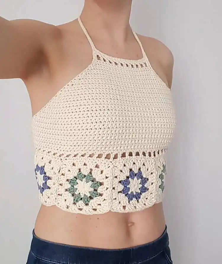Hepatica Granny Top, featuring a floral granny square motif in soft colors, perfect for summer.