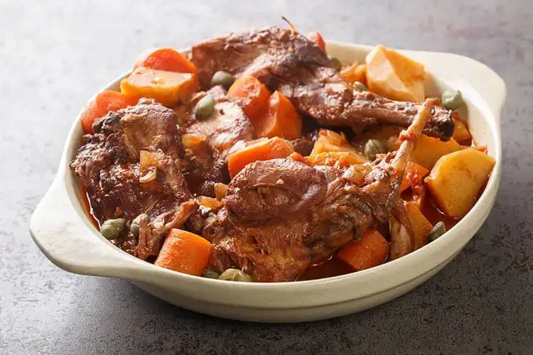 14 Rabbit Recipes that will Make your Mouth Water 5 Braised rabbit stew in a light white wine sauce with tender vegetables and herbs.