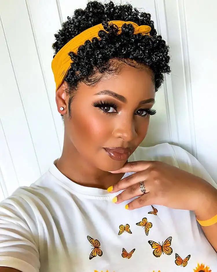 15 Halloween Makeup Ideas for Women - Easy Deer Makeup 15 Classic pairing of black winged eyeliner and vibrant red lipstick, a timeless Halloween combination.
