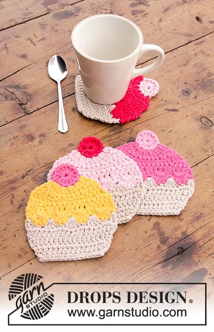 Crochet breakfast cupcake coasters with frosting and cherry details