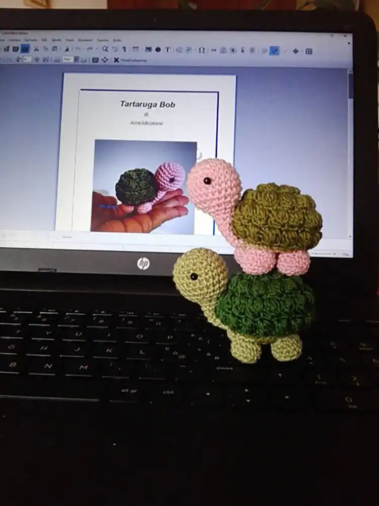 Bob the Mini Turtle, a small and simple amigurumi crochet turtle, great for beginner crocheters.