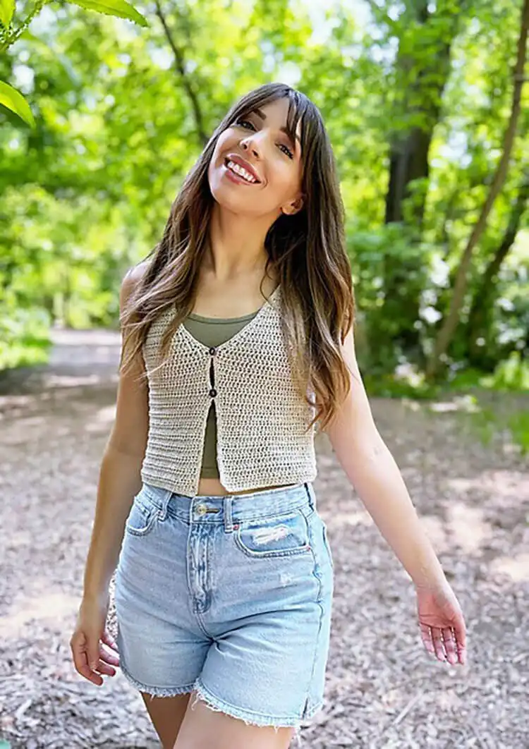 A gorgeous Sunnyside Vest, a sleeveless cardigan design that works up quickly for a stylish finish.