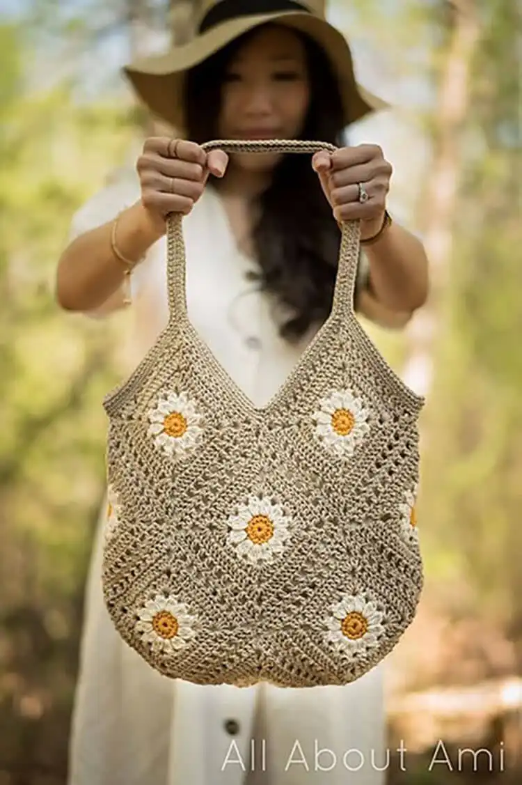 Breezy Days Daisy Bag made from charming daisy granny squares