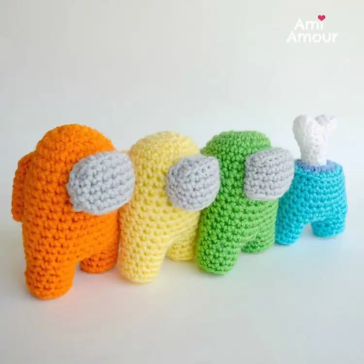 Among Us amigurumi crochet pattern, fun and easy plushies from the popular game.