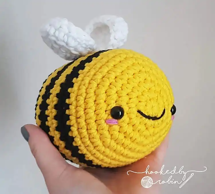Sweet Amigurumi Bumblebee crochet pattern, a quick and simple project.