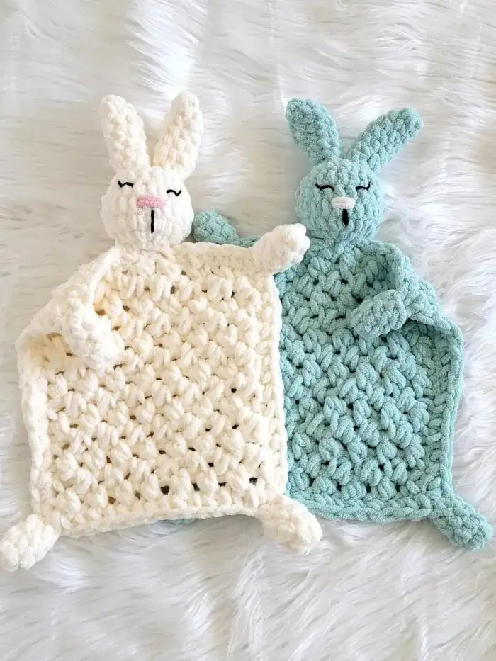 Beginner-Friendly Free Bunny Lovey Crochet Pattern Baby Gift 1 A cream-colored beginner-friendly free bunny lovey crochet pattern baby gift with soft chenille yarn.