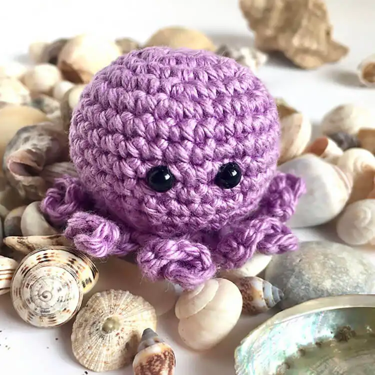 Crochet Animal Pattern - Free Crochet Baby Sloth 22 Summer Breeze Amis Octopus free crochet animal pattern, beginner-friendly.