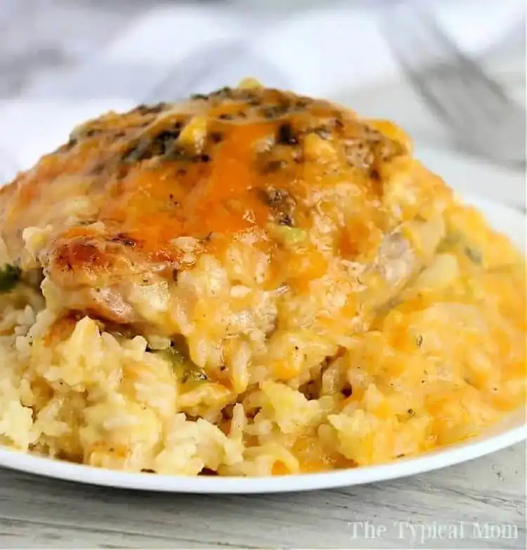 Cheesy Crockpot Chicken and Rice, a creamy and flavorful one-pot meal, ideal for a fuss-free Crockpot Chicken Nachos Recipe - Perfect Dinner Idea.