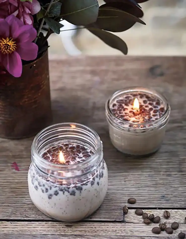 Aromatic DIY Coffee Candle with whole coffee beans and ground coffee layers, a great gift for coffee lovers