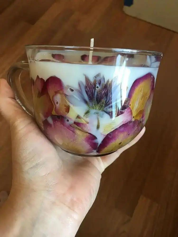 Homemade Pressed Flower Candle showcasing delicate embedded floral designs, ideal for a Mother's Day gift