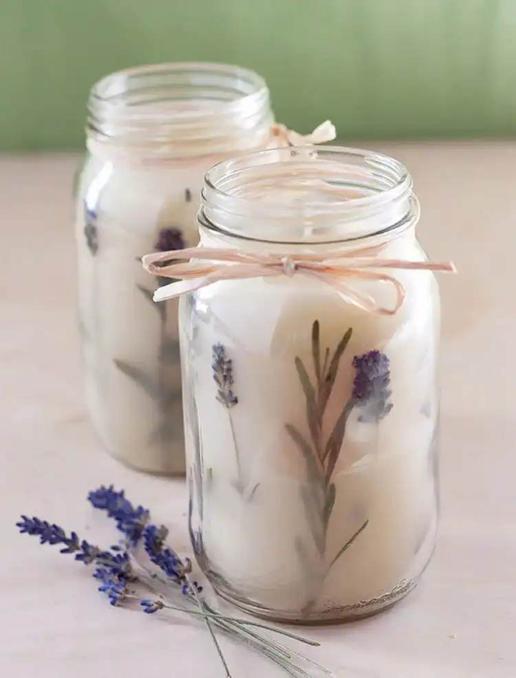 Rustic Rosemary Pressed Herb Candle, featuring natural pressed rosemary sprigs for a charming look