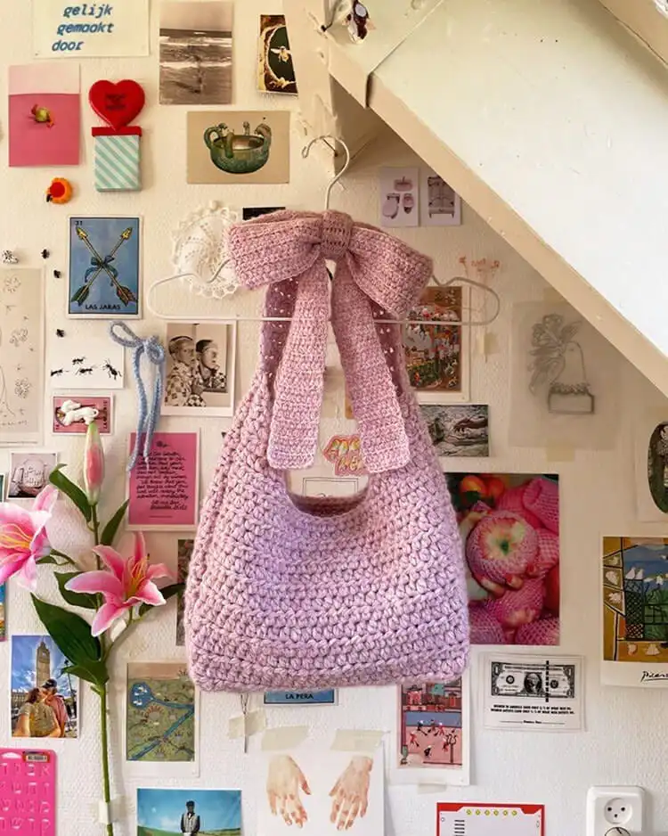 Easy Crochet Flower Bag Pattern 8 Elegant Big Bow Bag crochet in a solid color with an oversized decorative bow.