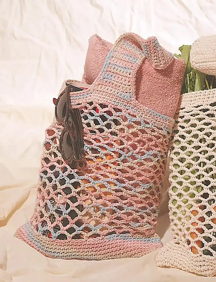 Easy Crochet Flower Bag Pattern 9 Lightweight, open-weave String Market Bag crochet in a natural fiber color.