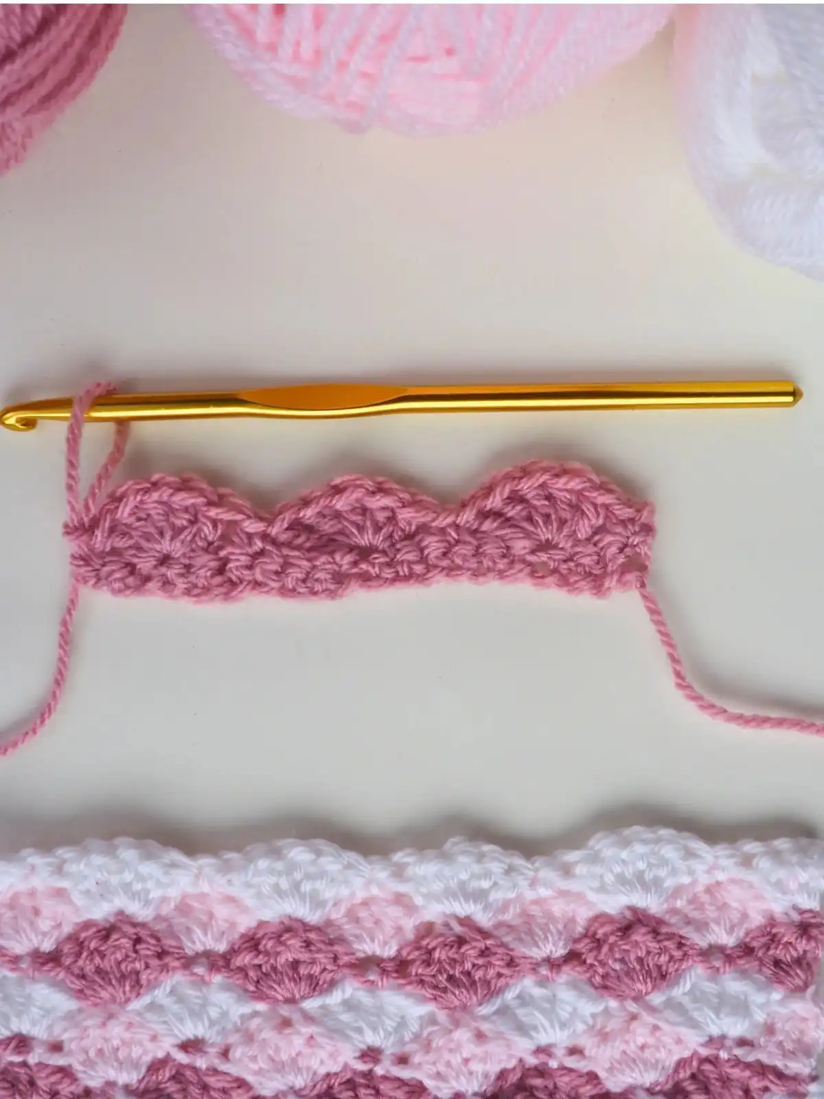 Schematic diagram showing the repetition of stitches for Row 1 of the Easy Shell Stitch Crochet Pattern.