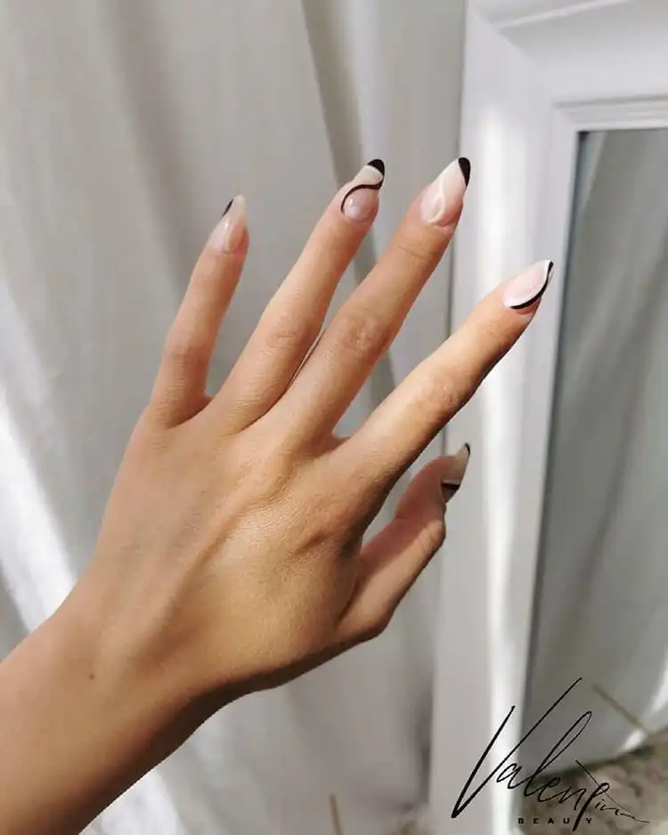 Green and White Almond Shaped Nail Design for Women - Great for Fall, Summer and Holidays 7 Simple and elegant black and white minimalist almond nails for women, suitable for any length