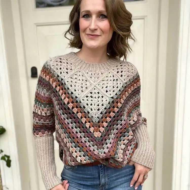 Stylish Granny Square Poncho, customizable with or without sleeves and fringe detail