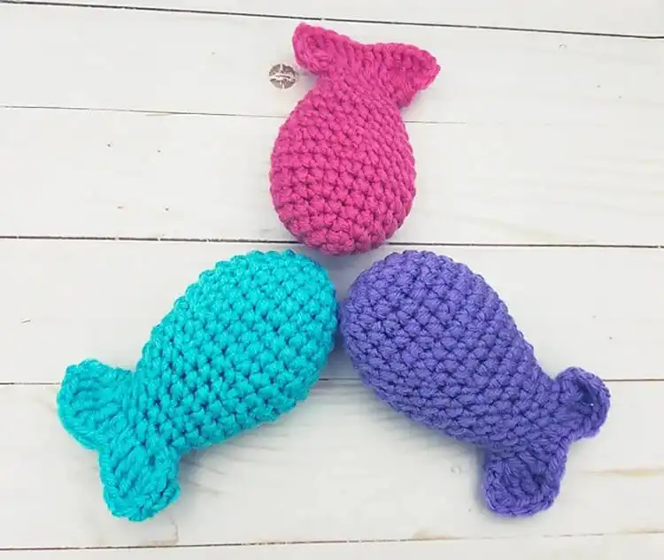 No-Sew Amigurumi Crochet Patterns No-Sew Bronto 8 A small, simply designed no-sew crochet cat toy with a jingle bell, safe for pets.